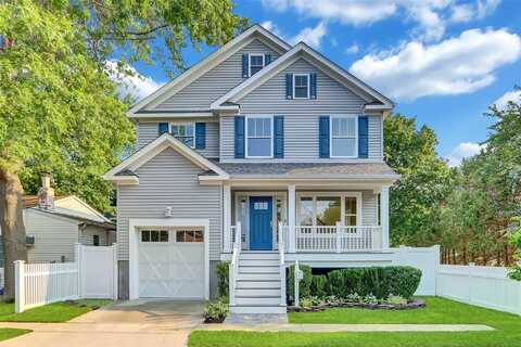 7 Bayview Street E, East Rockaway, NY 11518
