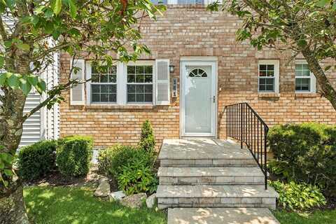 141 Woodlake Drive E, Woodbury, NY 11797