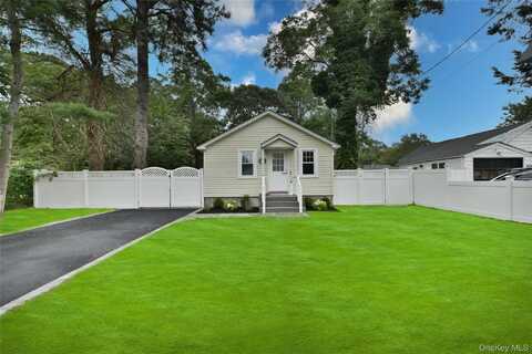 195 McKinley Drive, Mastic Beach, NY 11951