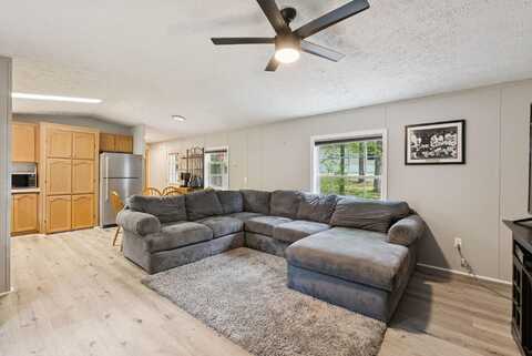 15 Blue Rock Road, Monmouth, ME 04259