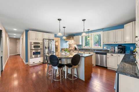 15 Dragonfly Lane, Kennebunk, ME 04043