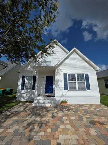250 Leawood, NAPLES, FL 34104