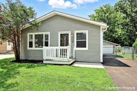 1213 N Oak Terrace, Round Lake Beach, IL 60073