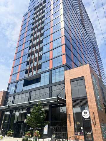 160 N Elizabeth Street, Chicago, IL 60607