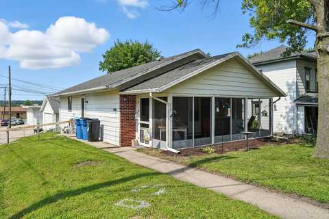 215 E Third Street, Dixon, IL 61021