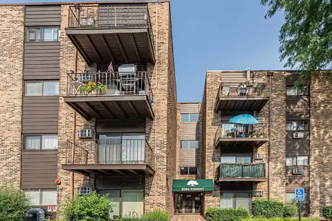 8894 Knight Avenue, Des Plaines, IL 60016