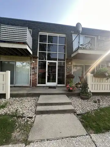 9994 S 84TH Terrace, Palos Hills, IL 60465