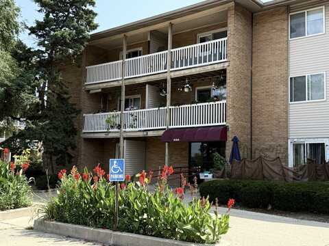 930 Beau Drive, Des Plaines, IL 60016