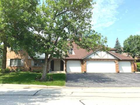 13158 S Oak Hills Parkway, Palos Heights, IL 60463