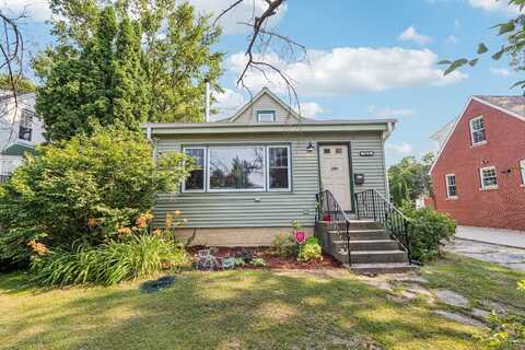 1656 Harding Road, Northfield, IL 60093