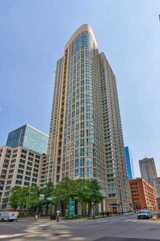 345 N La Salle Drive, Chicago, IL 60654