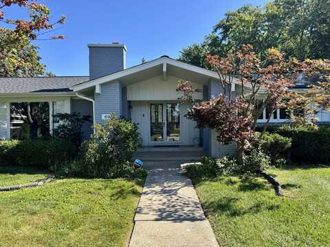 69 Windsor Drive, Oak Brook, IL 60523