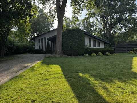 37 Sheffield Lane, Oak Brook, IL 60523