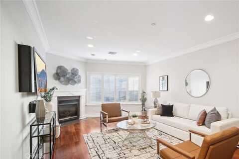 11989 Laurelwood Drive, Studio City, CA 91604