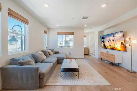 11751 Florence Avenue, Santa Fe Springs, CA 90670