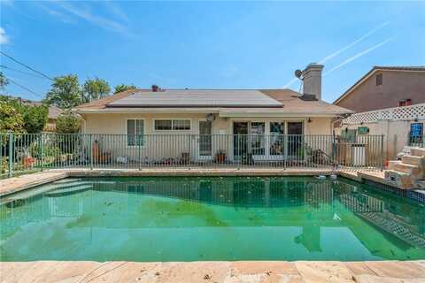 6913 Rubio Avenue, Lake Balboa, CA 91406