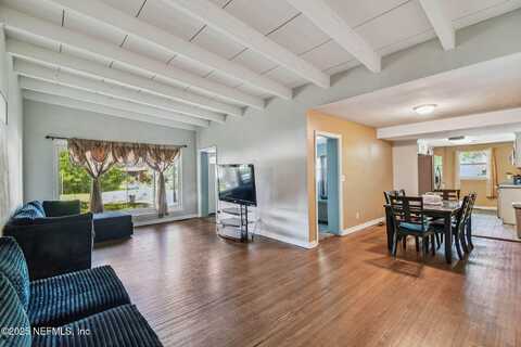 623 MANDALAY Road, Jacksonville, FL 32216