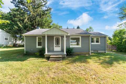 209 Claridon Road, Chardon, OH 44024