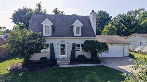 5807 Woodmoor Avenue NW, Canton, OH 44718