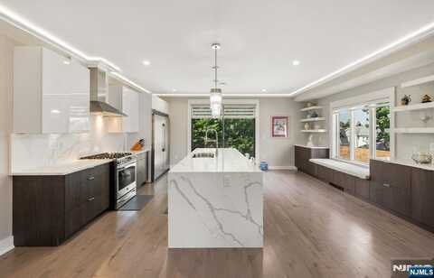 30 Henry Avenue B, Palisades Park, NJ 07650