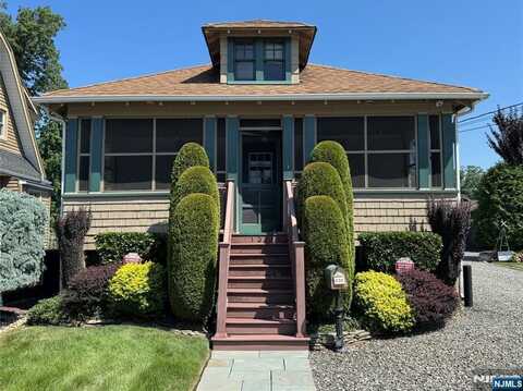 131 Hickory Avenue, Bergenfield, NJ 07621