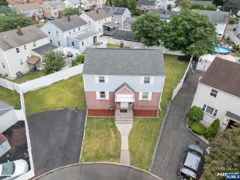 14 James Court, Lodi, NJ 07644
