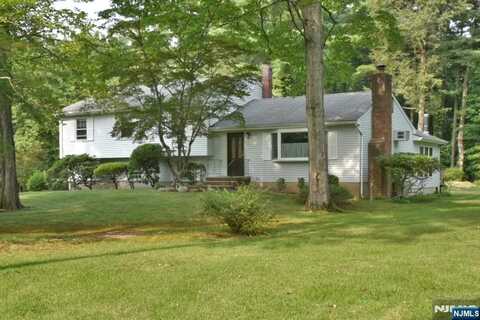 49 Plymouth Road, Hillsdale, NJ 07642