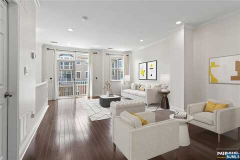 293 Roslyn Court, West New York, NJ 07093