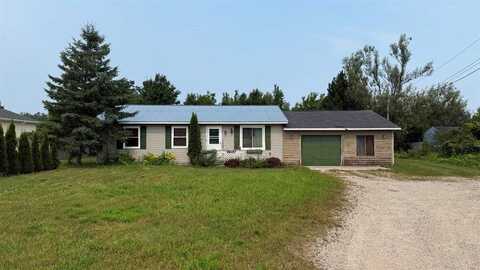 6197 S Old US-31, Charlevoix, MI 49720