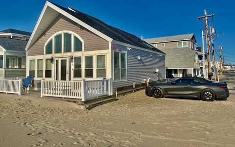 28 Concord Avenue, Hampton, NH 03842
