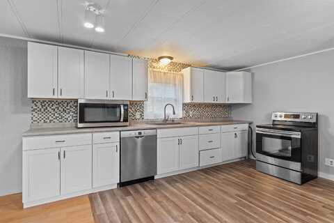 11 S Cranberry Lane, Rochester, NH 03867