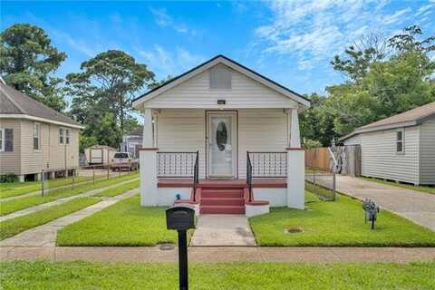 516 BELLANGER Street, Harvey, LA 70058