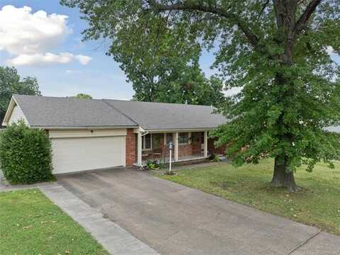 5127 S Columbia Avenue, Tulsa, OK 74105
