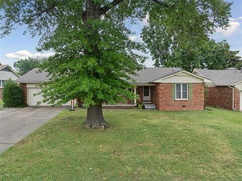5127 S Columbia Avenue, Tulsa, OK 74105