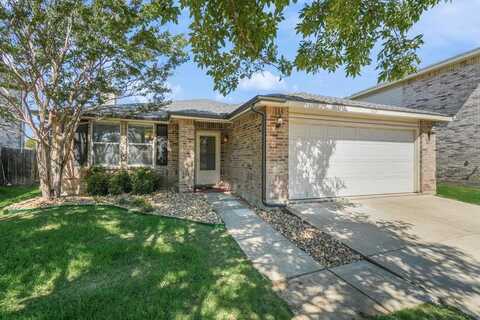 1825 Lariat Drive, Fort Worth, TX 76247