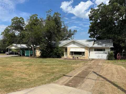 611 Idlewild Drive, Brownwood, TX 76801