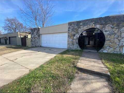 6327 Walraven Circle, Fort Worth, TX 76133