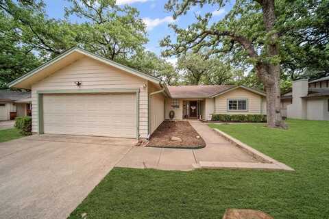 2807 Hollywood Drive, Arlington, TX 76013