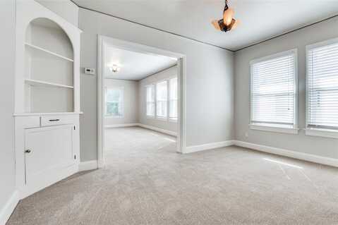 1324 Kings Highway, Dallas, TX 75208