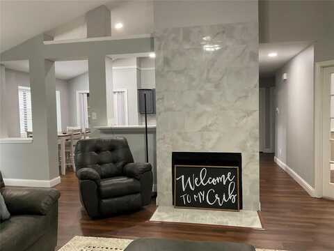6003 Glenwood Drive, Arlington, TX 76017