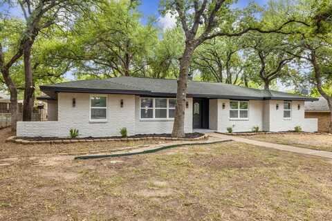 810 Sharpshire Street, Grand Prairie, TX 75050