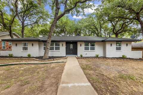 810 Sharpshire Street, Grand Prairie, TX 75050