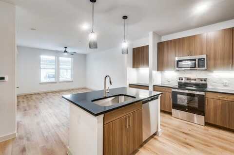 512 N Ewing Avenue, Dallas, TX 75203