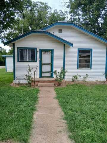 501 E 10th Street, Coleman, TX 76834