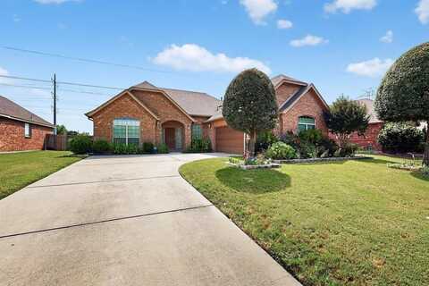 208 Goldeneye Drive, DeSoto, TX 75115