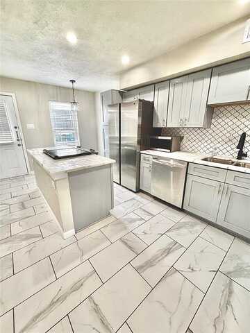 900 S Weatherred Drive, Richardson, TX 75080