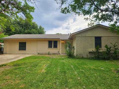 2633 Crestbrook Lane, Grand Prairie, TX 75052