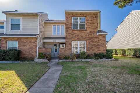 708 Creekwood Drive, Lewisville, TX 75067