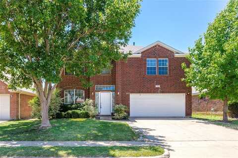 513 Pineview Lane, Fort Worth, TX 76140