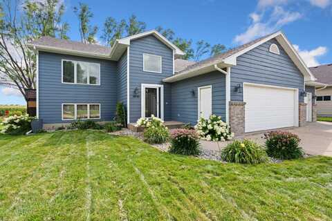 1910 Country Club Dr., Elk Point, SD 57069